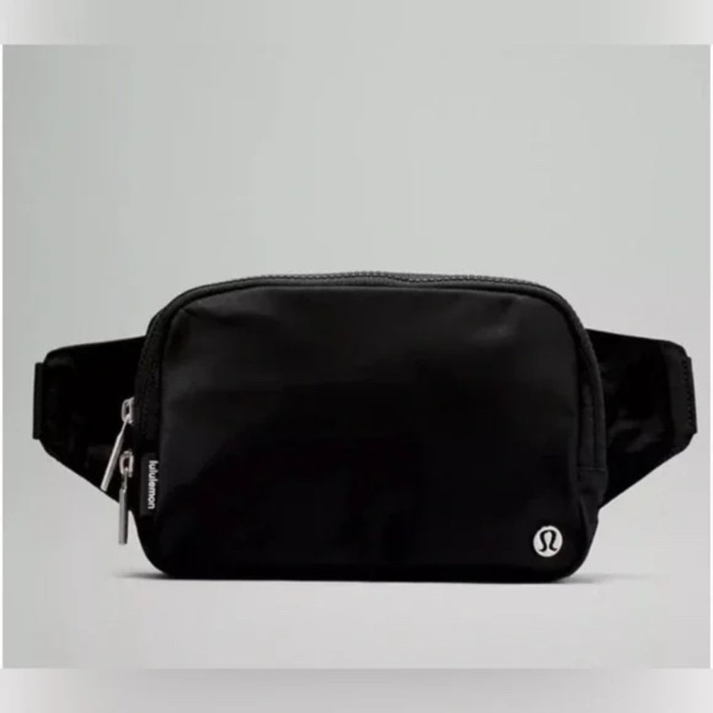 AUTHENTIC NWT Lululemon Everywhere Bag Large in Black